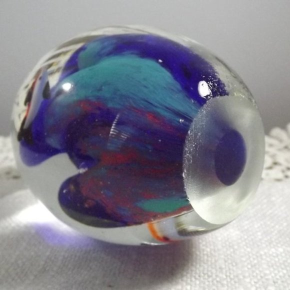 Vintage Aquarium Art Glass Paperweight - Picture 7 of 8